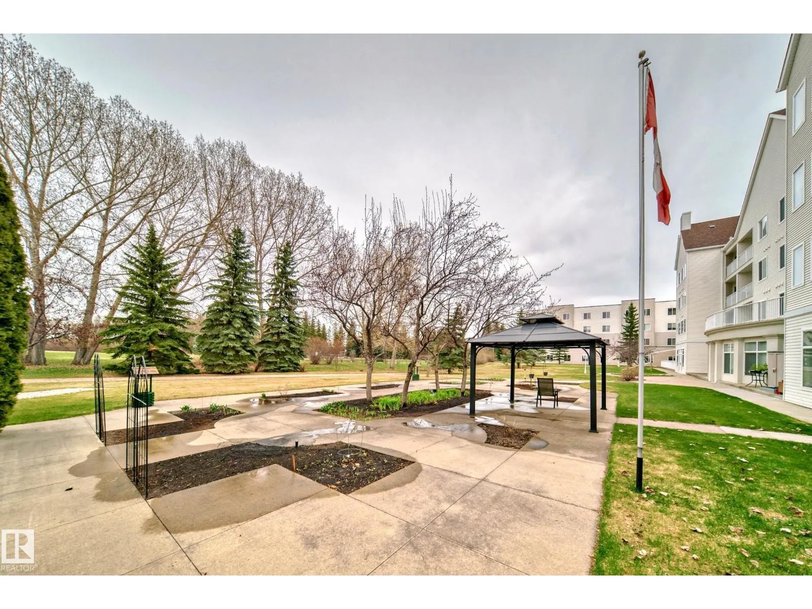 #134 78 MCKENNEY AV