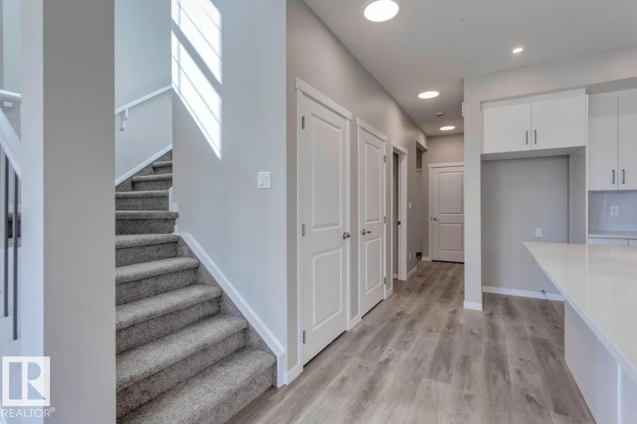 9483 228 ST NW