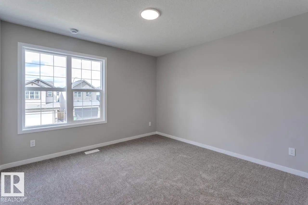 9483 228 ST NW