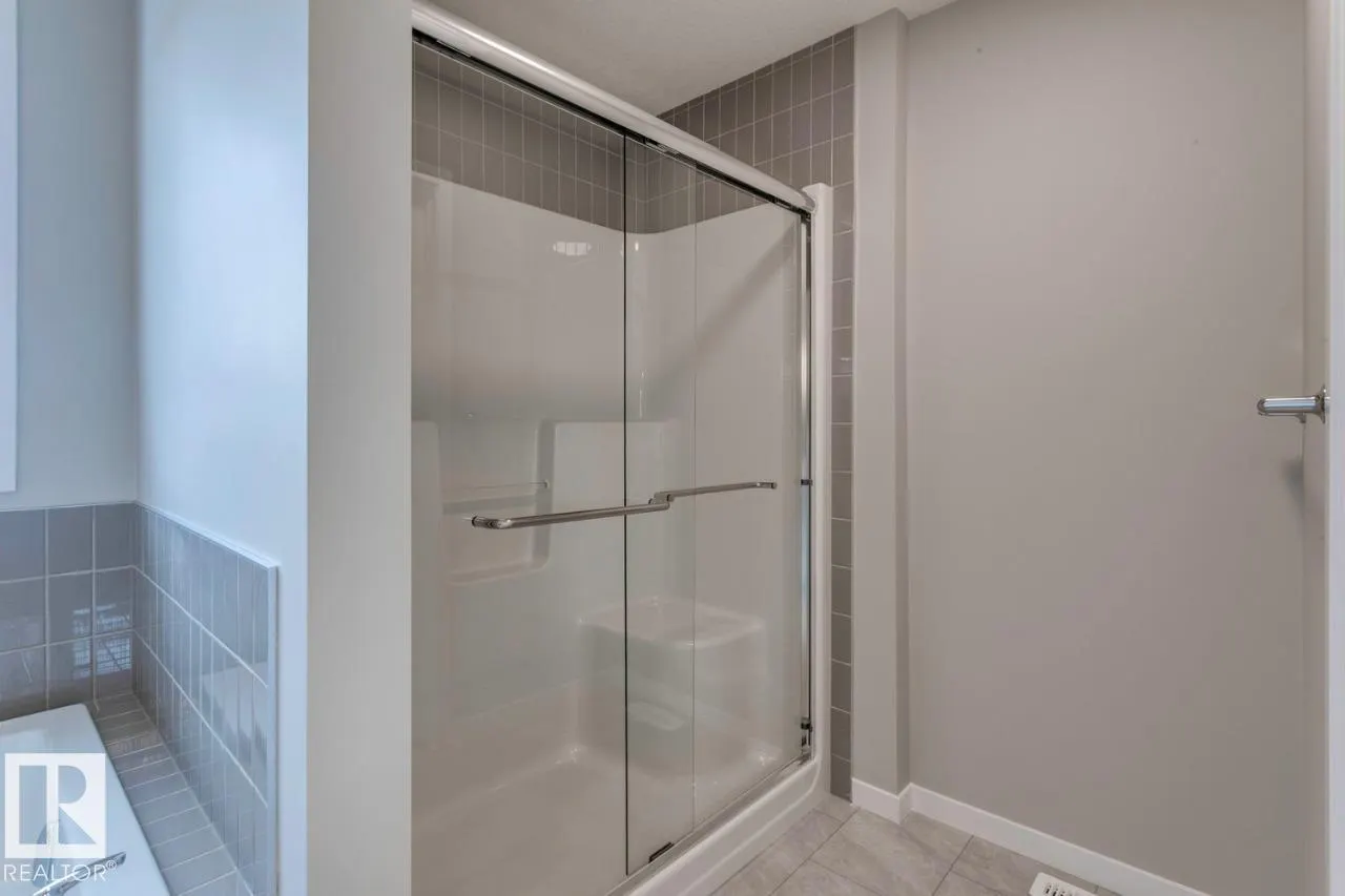 9483 228 ST NW
