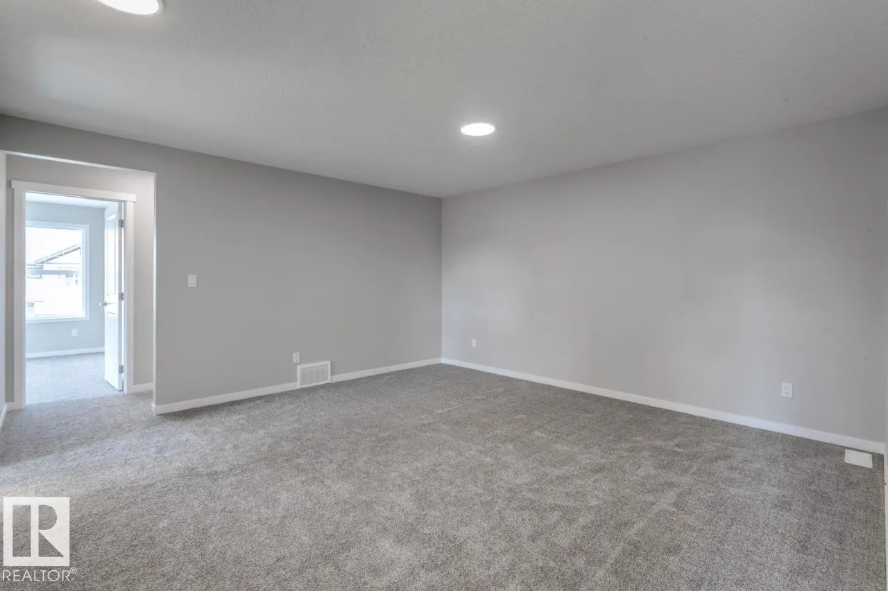 9483 228 ST NW