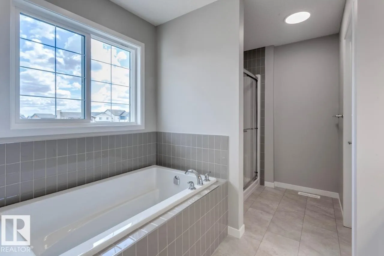 9483 228 ST NW