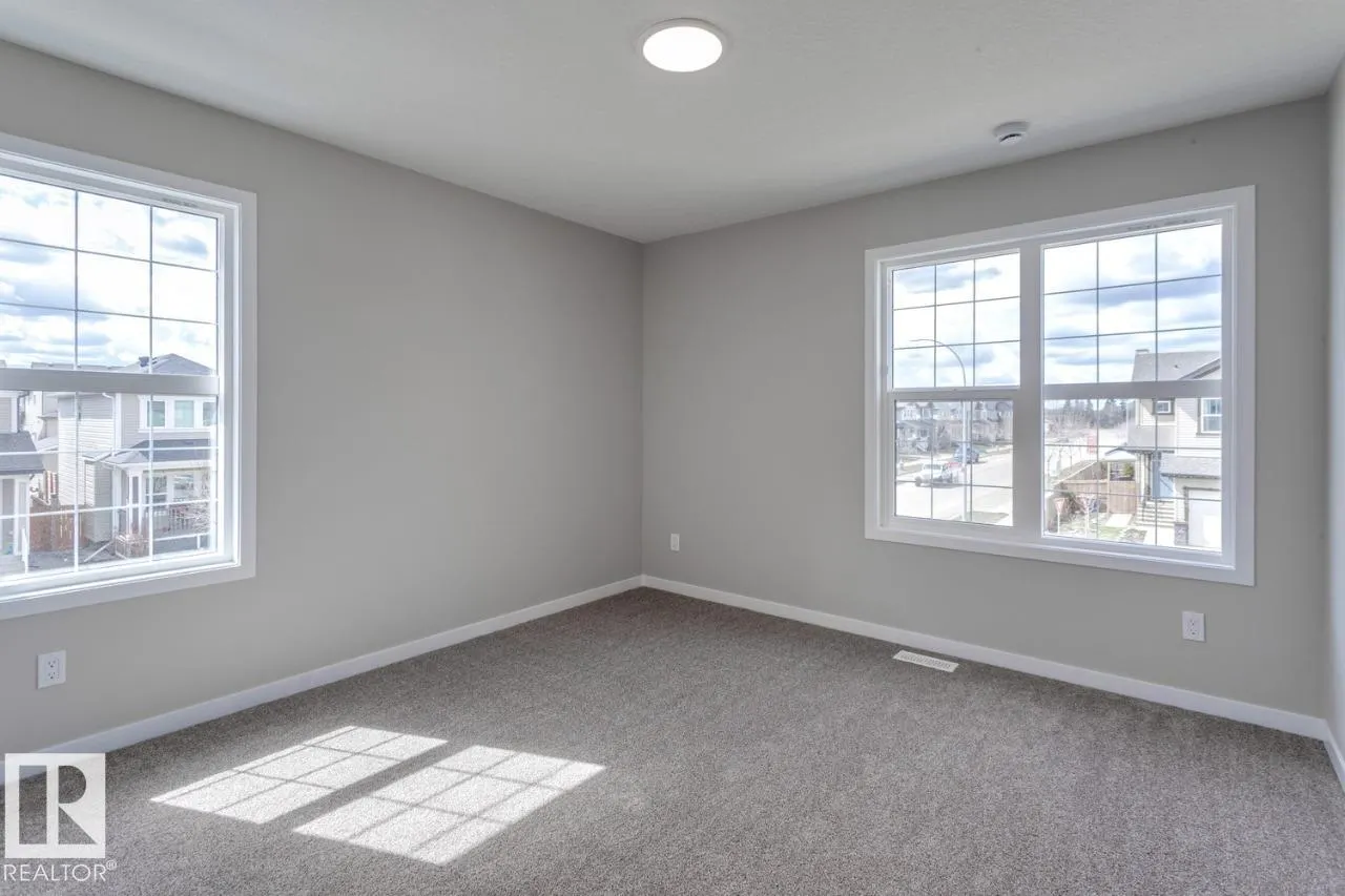 9483 228 ST NW
