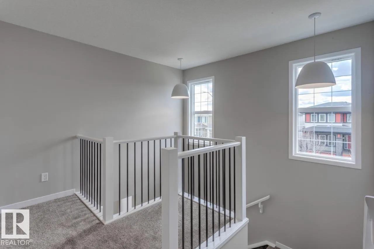 9483 228 ST NW
