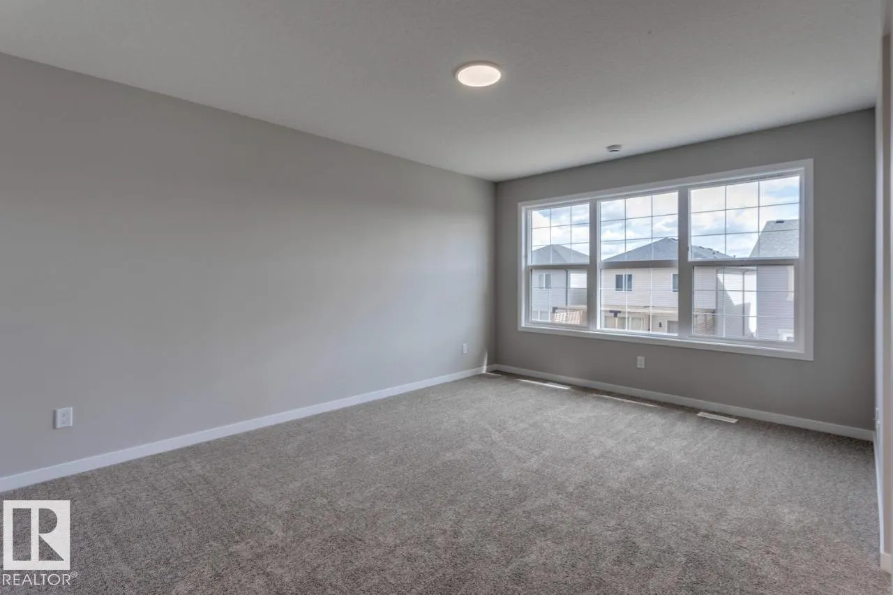 9483 228 ST NW
