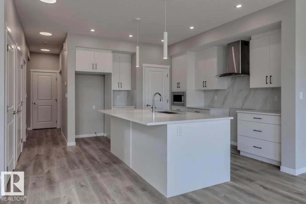 9483 228 ST NW