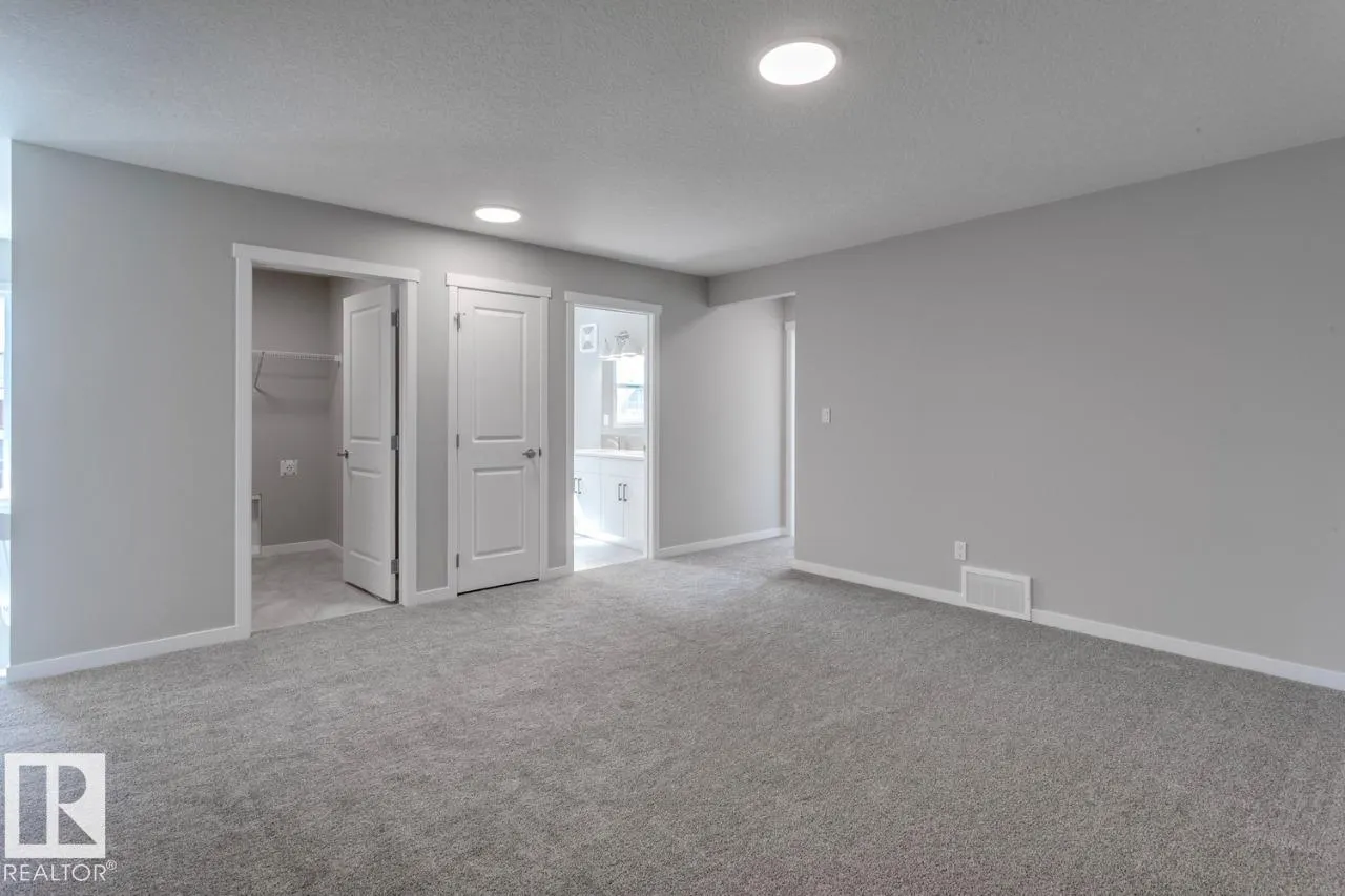 9483 228 ST NW