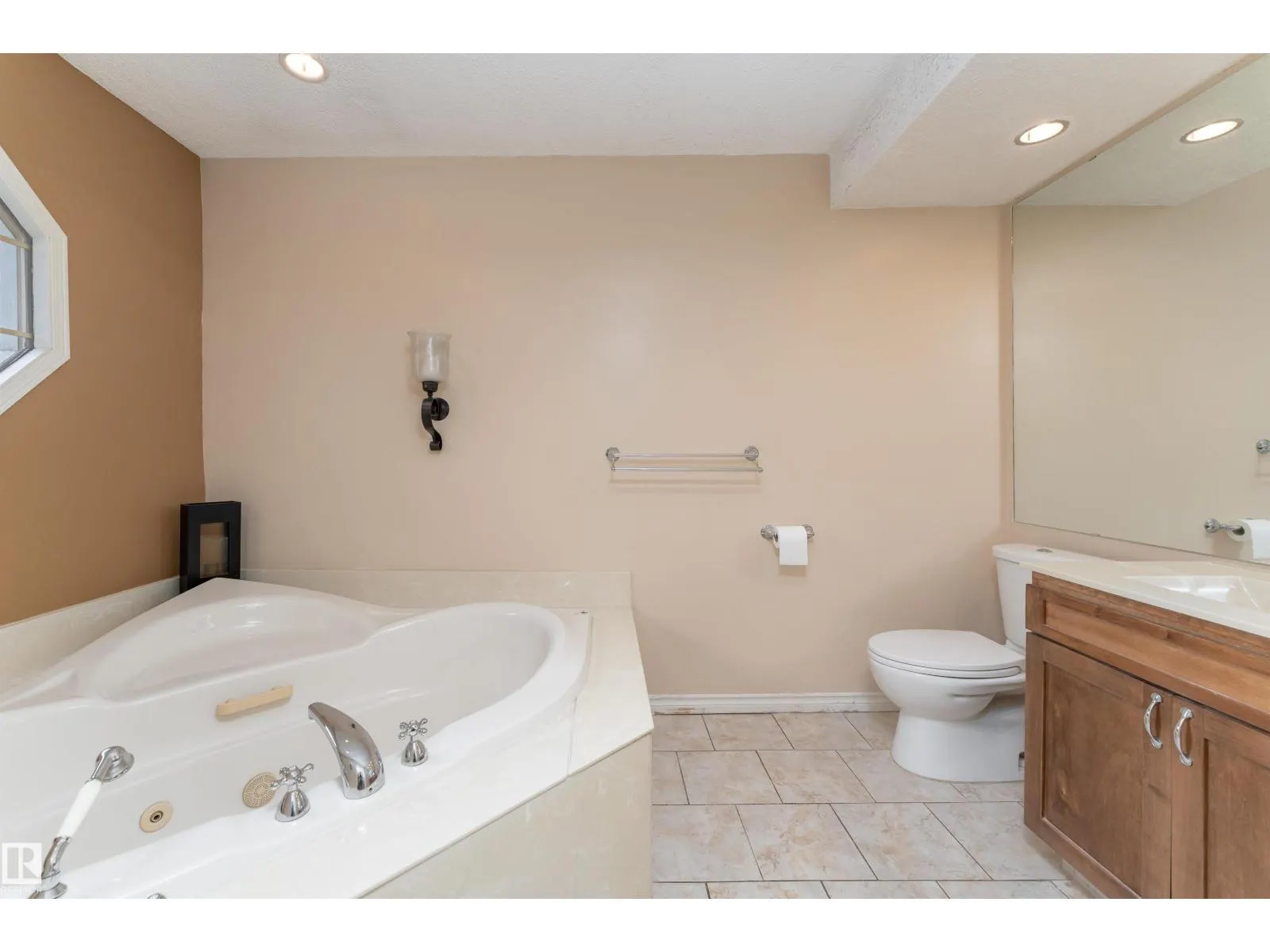 5310 39B AV NW