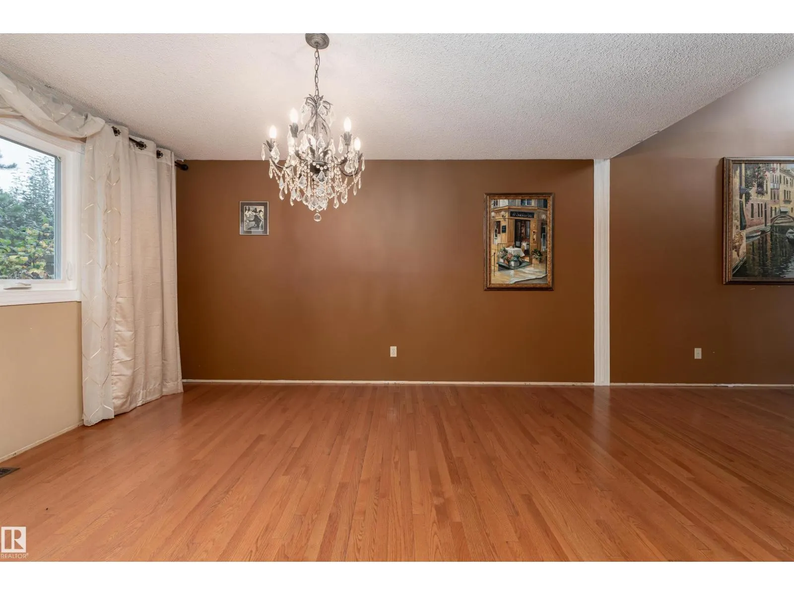 5310 39B AV NW
