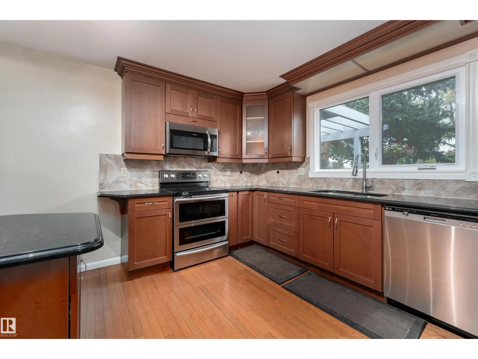 5310 39B AV NW