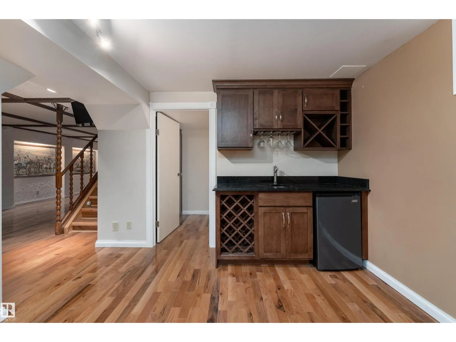 5310 39B AV NW