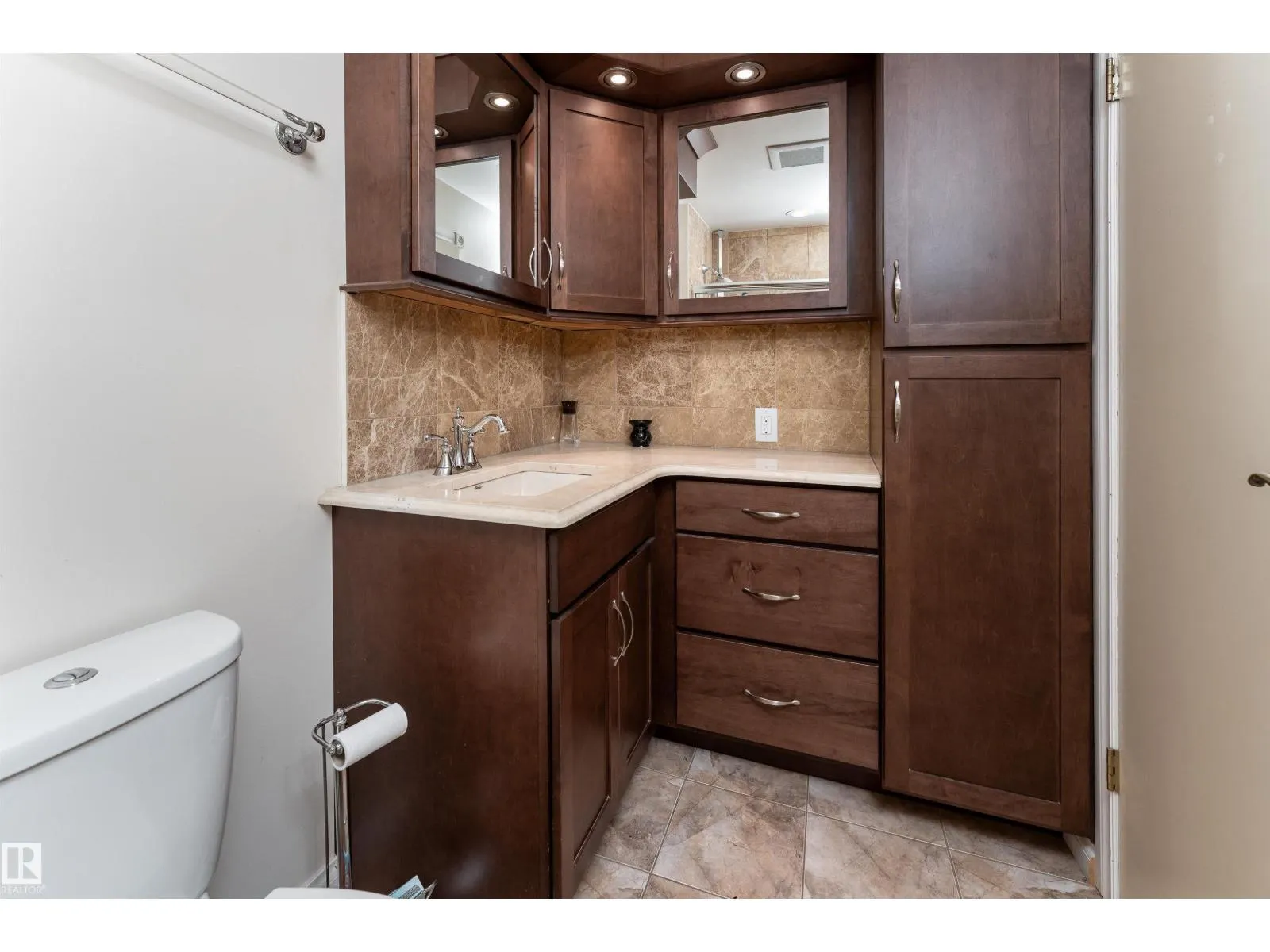 5310 39B AV NW