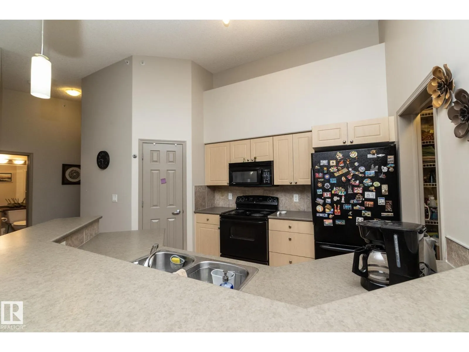 #407 5280 Terwillegar BV NW