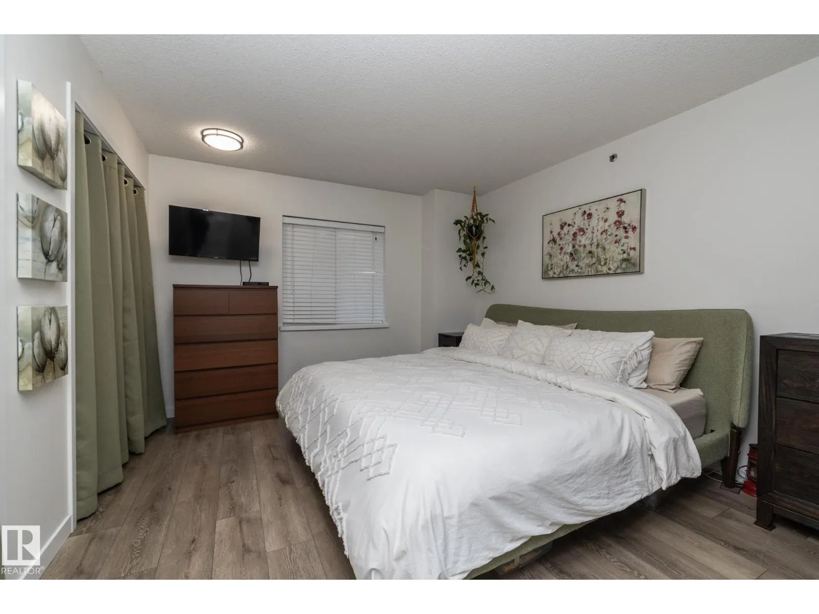 #205 10130 114 ST NW
