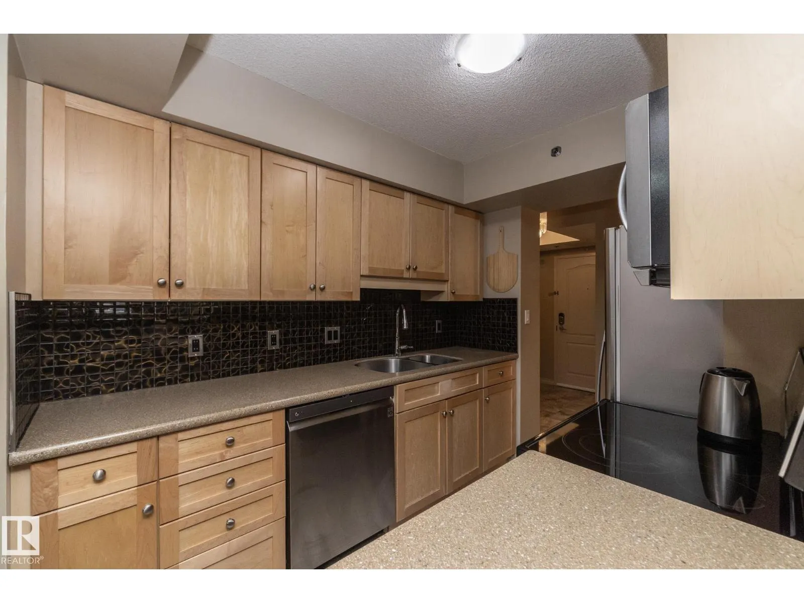 #205 10130 114 ST NW