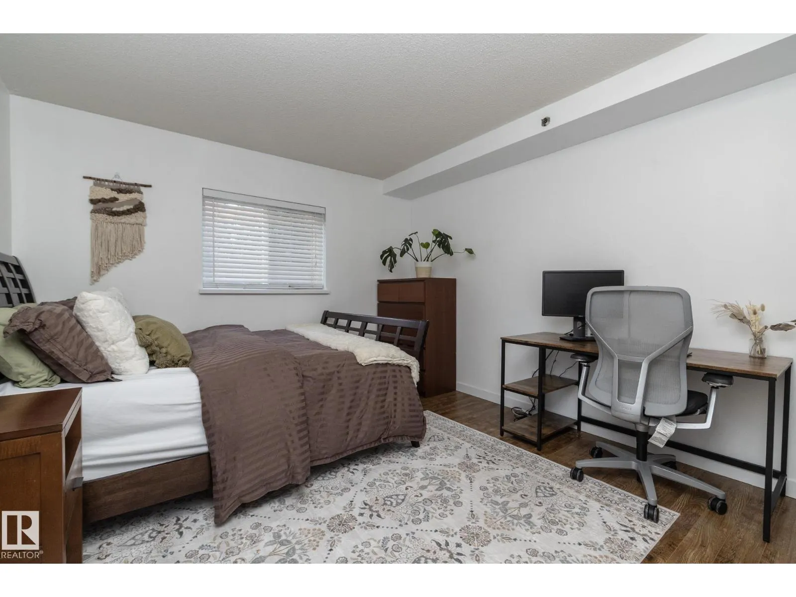 #205 10130 114 ST NW