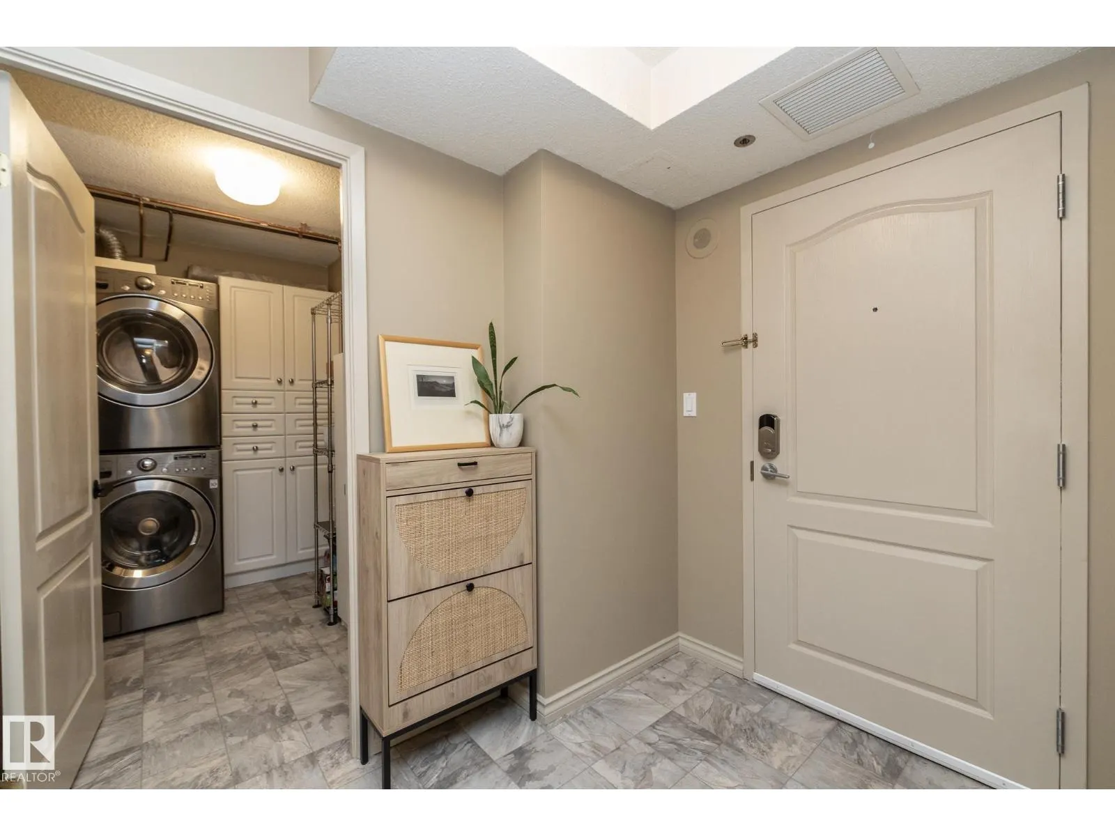 #205 10130 114 ST NW