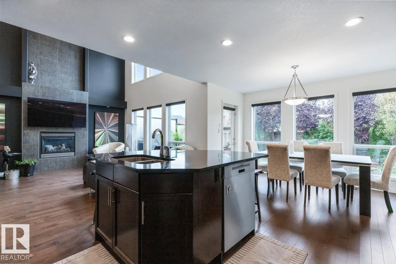7243 ESSEX WY