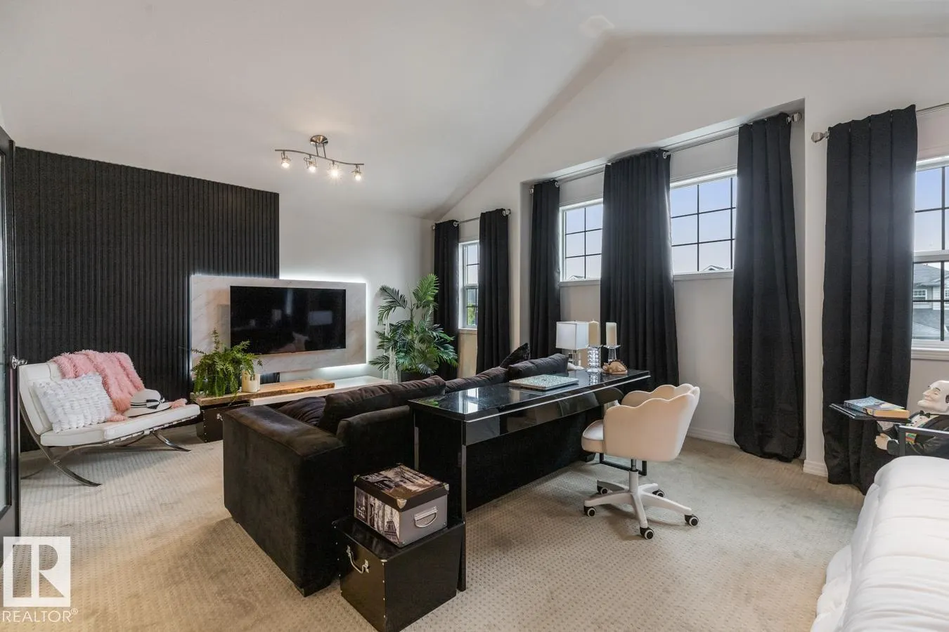 7243 ESSEX WY