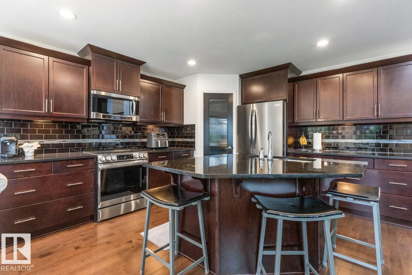 7243 ESSEX WY