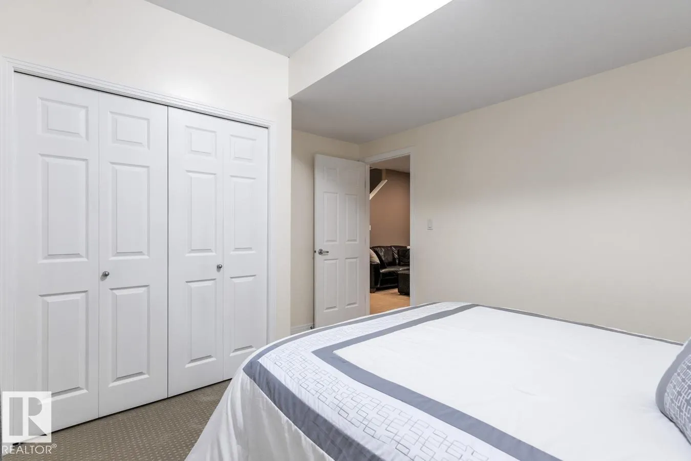 7243 ESSEX WY