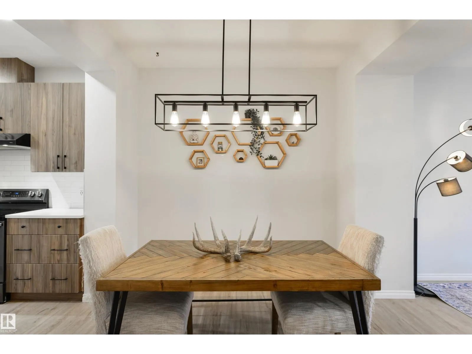 17648 62 ST NW