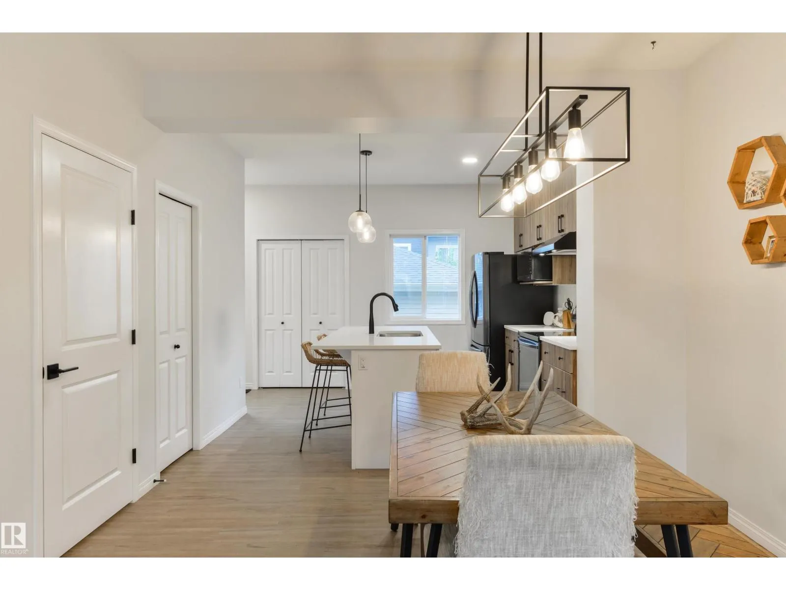 17648 62 ST NW