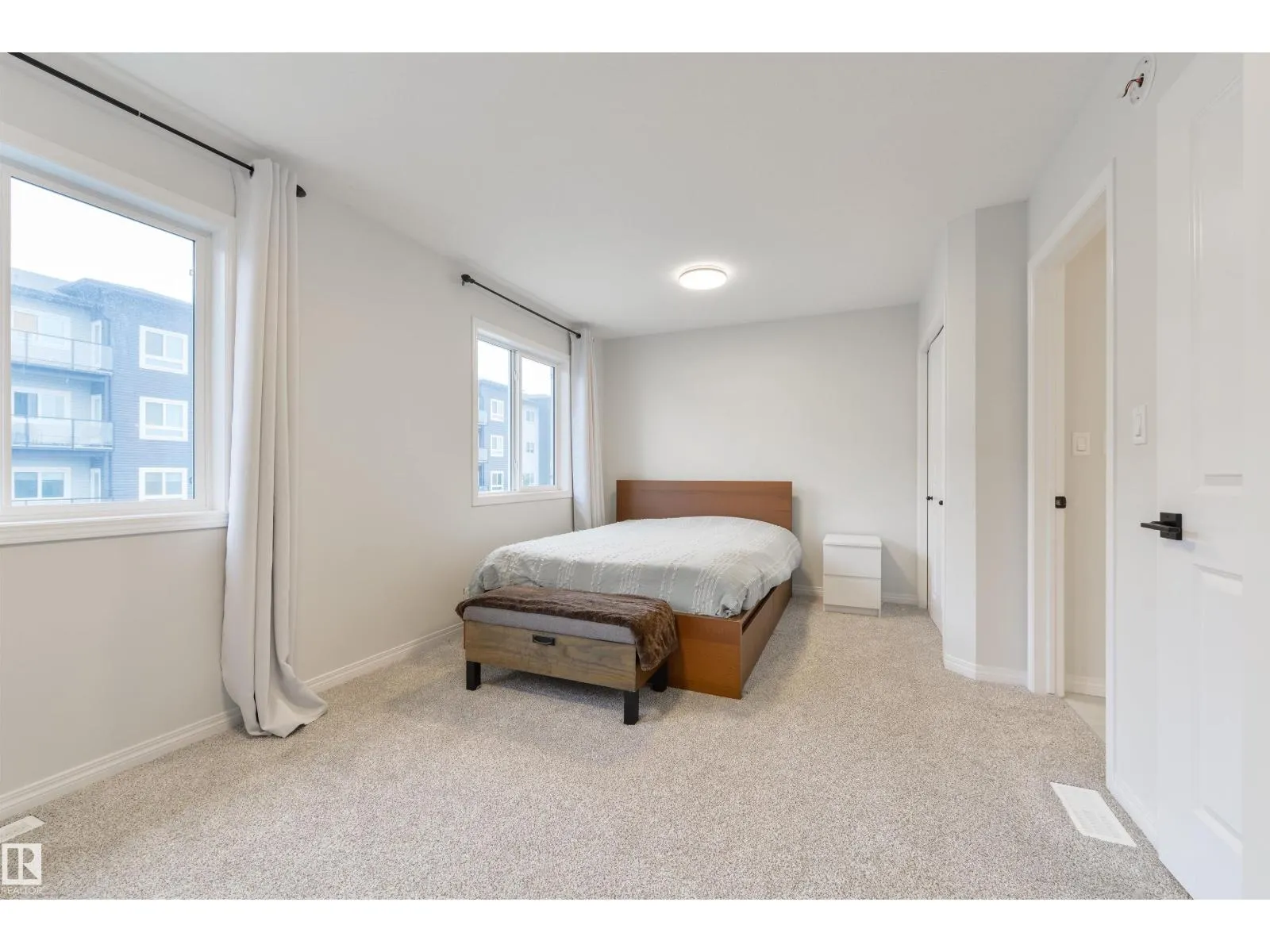 17648 62 ST NW