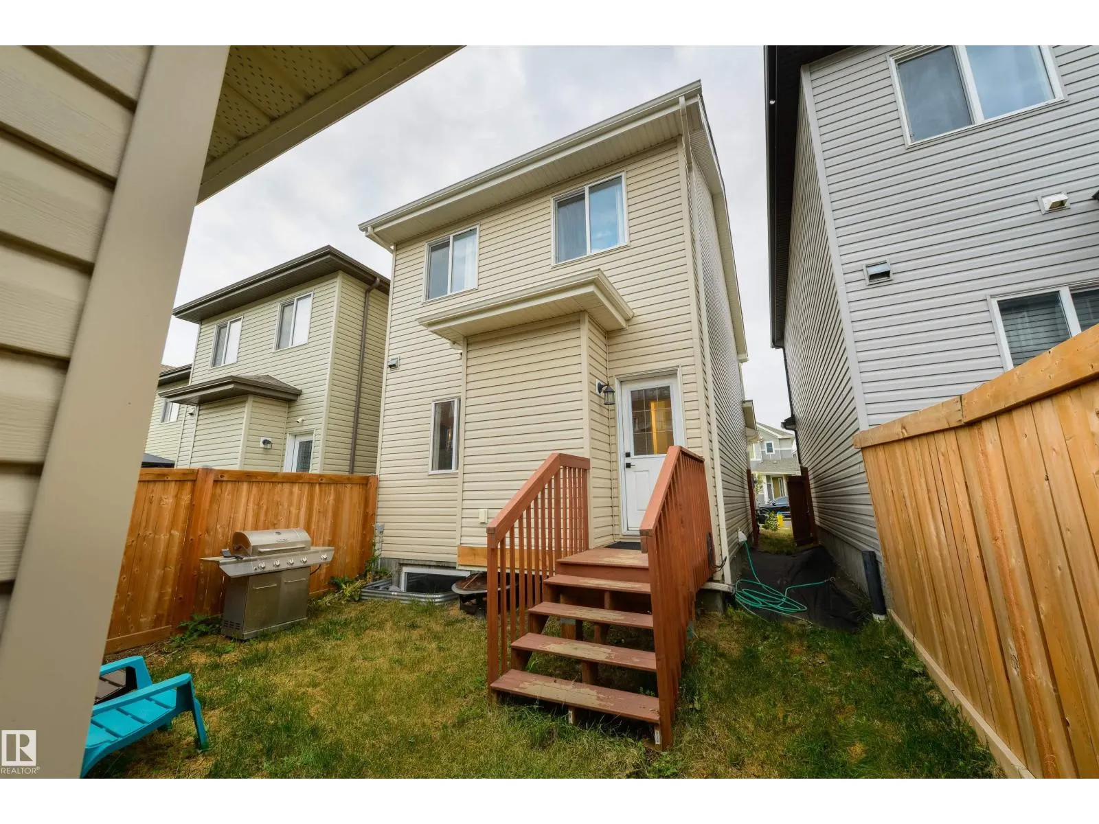 17648 62 ST NW