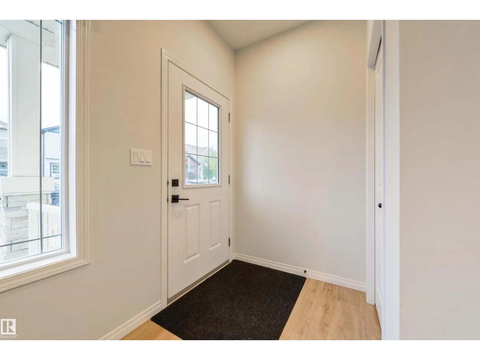 17648 62 ST NW
