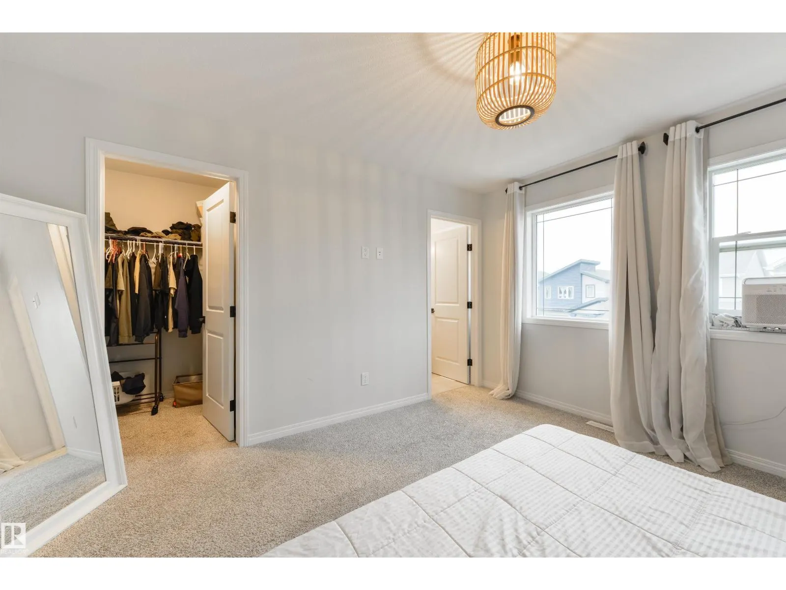17648 62 ST NW