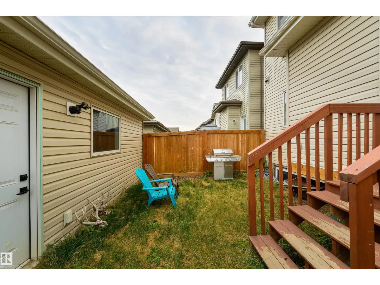 17648 62 ST NW