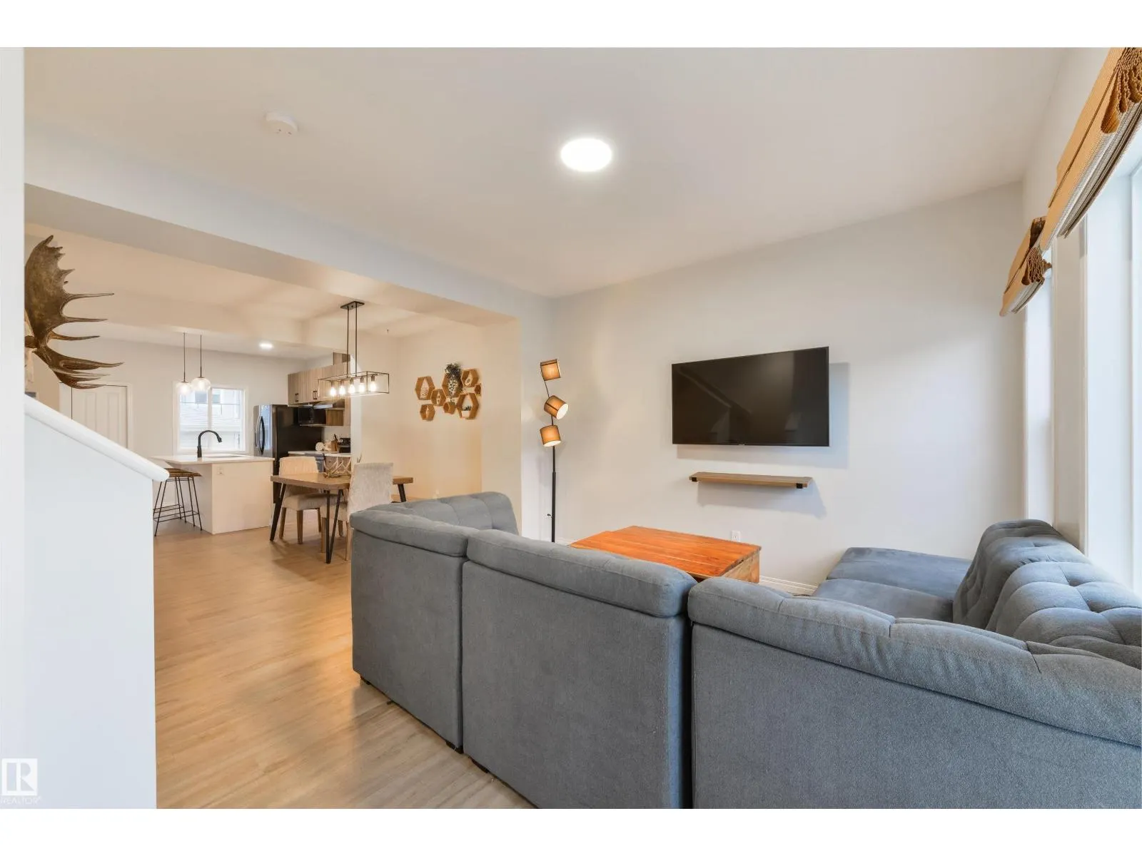 17648 62 ST NW