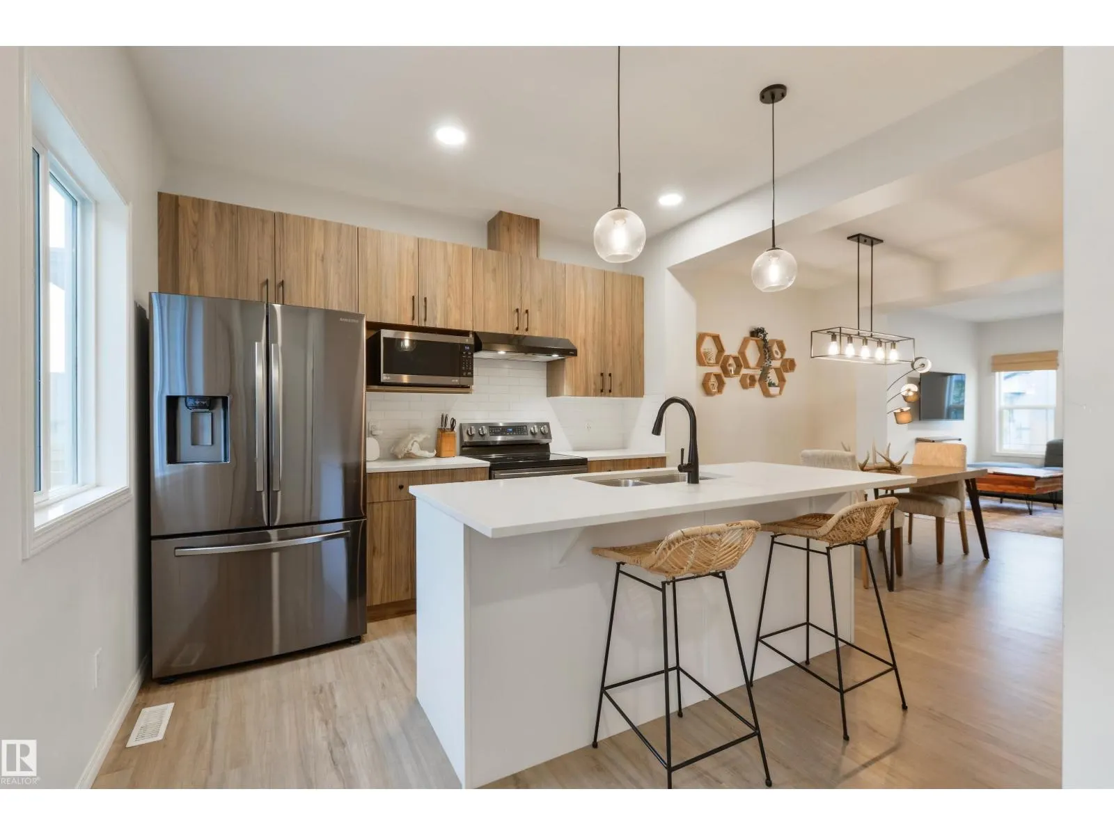 17648 62 ST NW