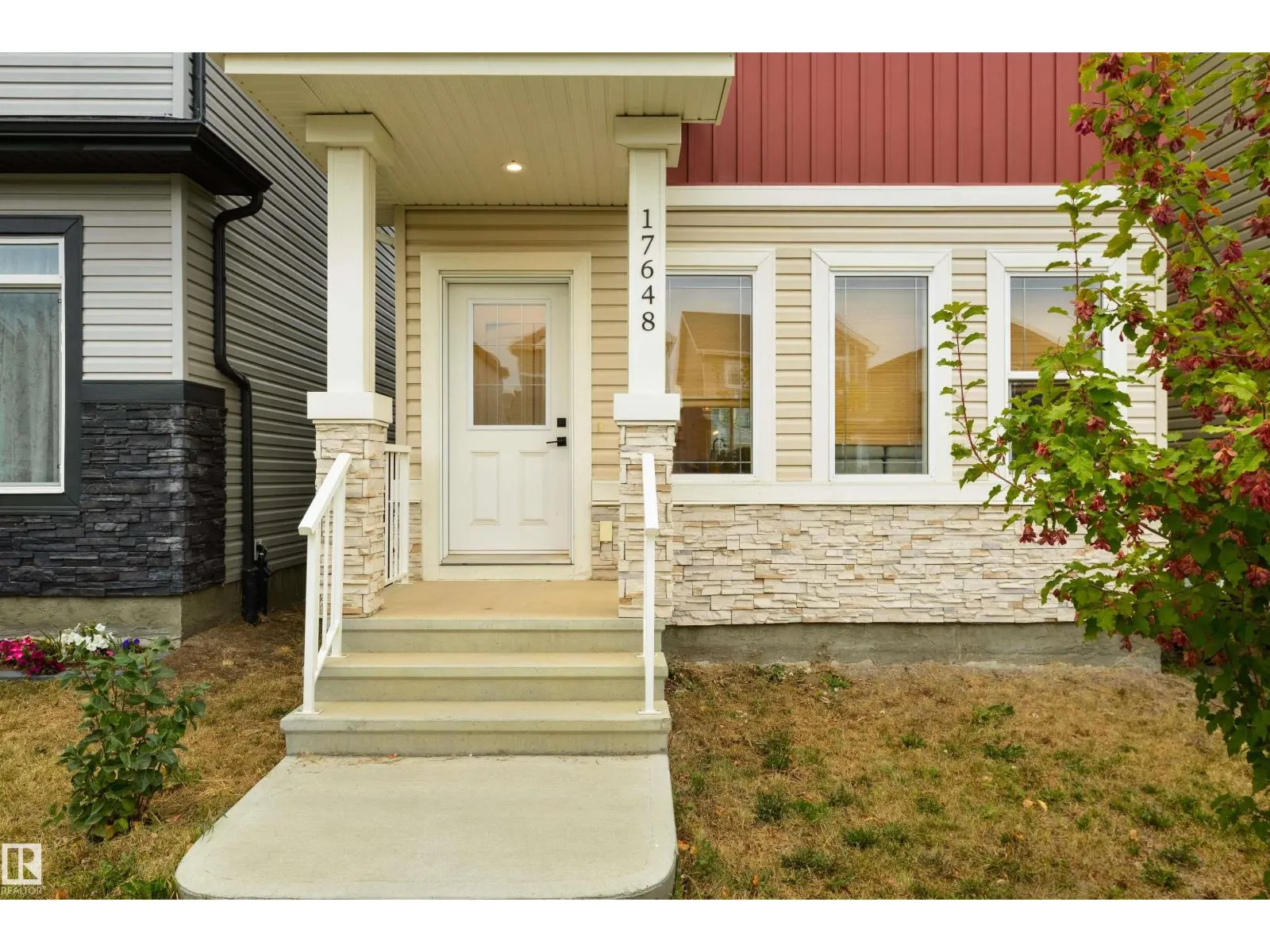 17648 62 ST NW