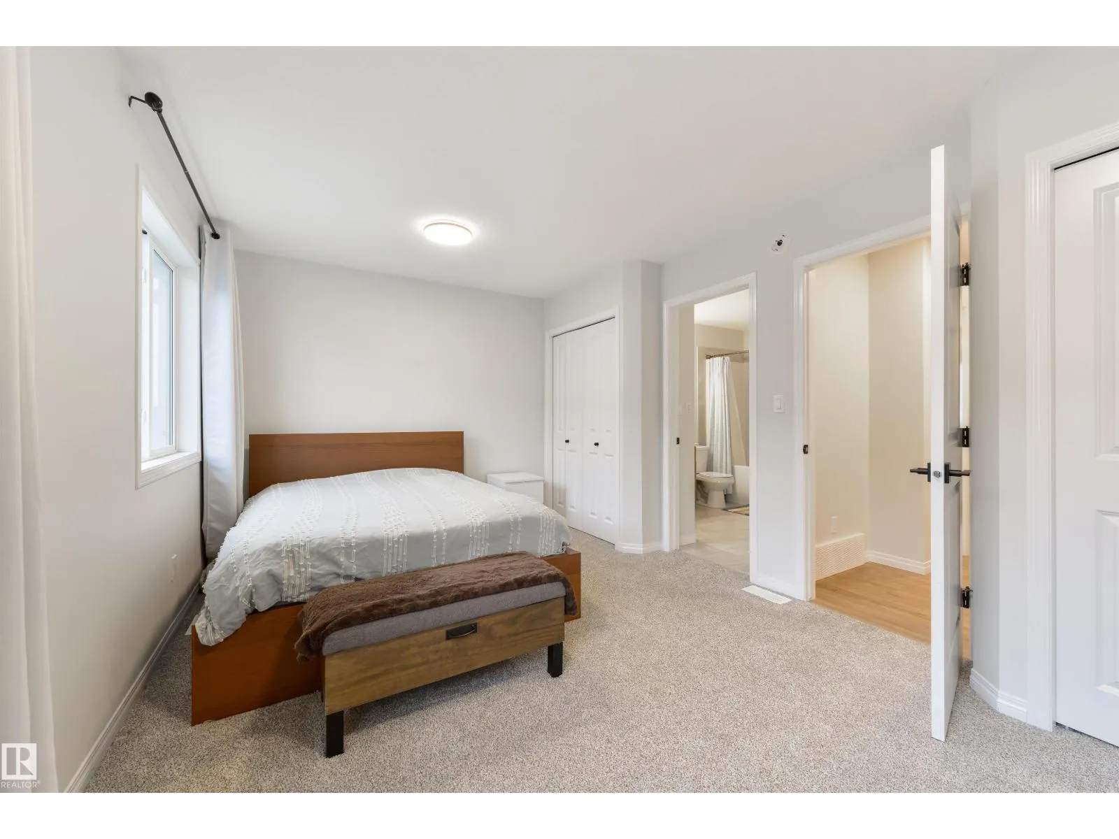 17648 62 ST NW