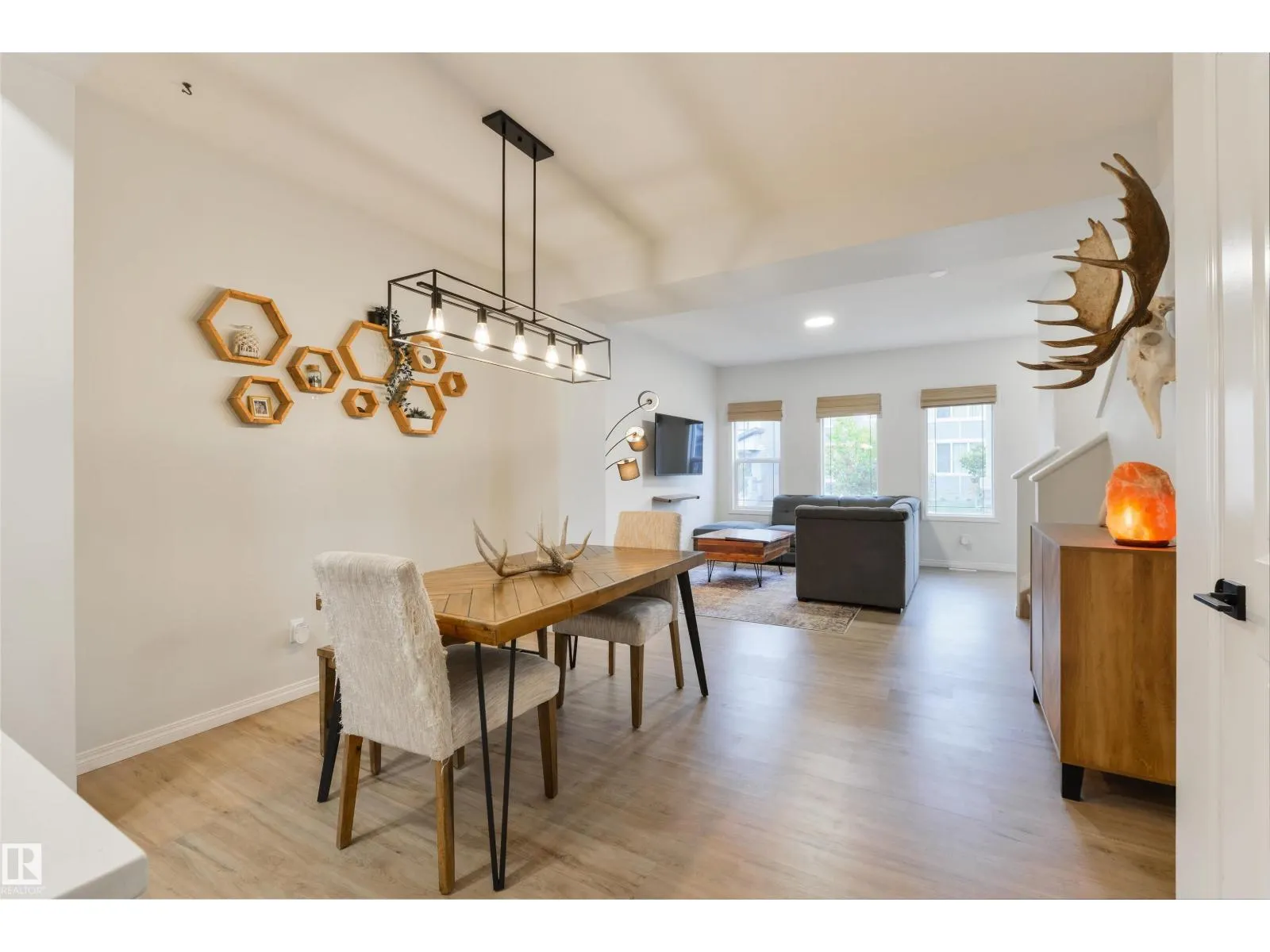 17648 62 ST NW
