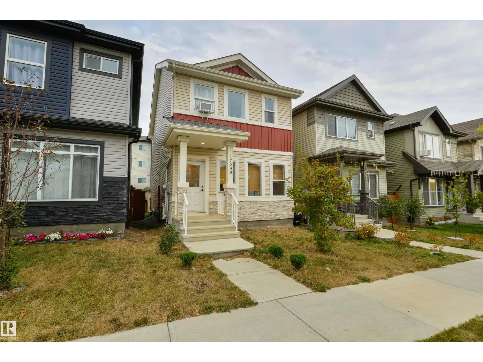 17648 62 ST NW