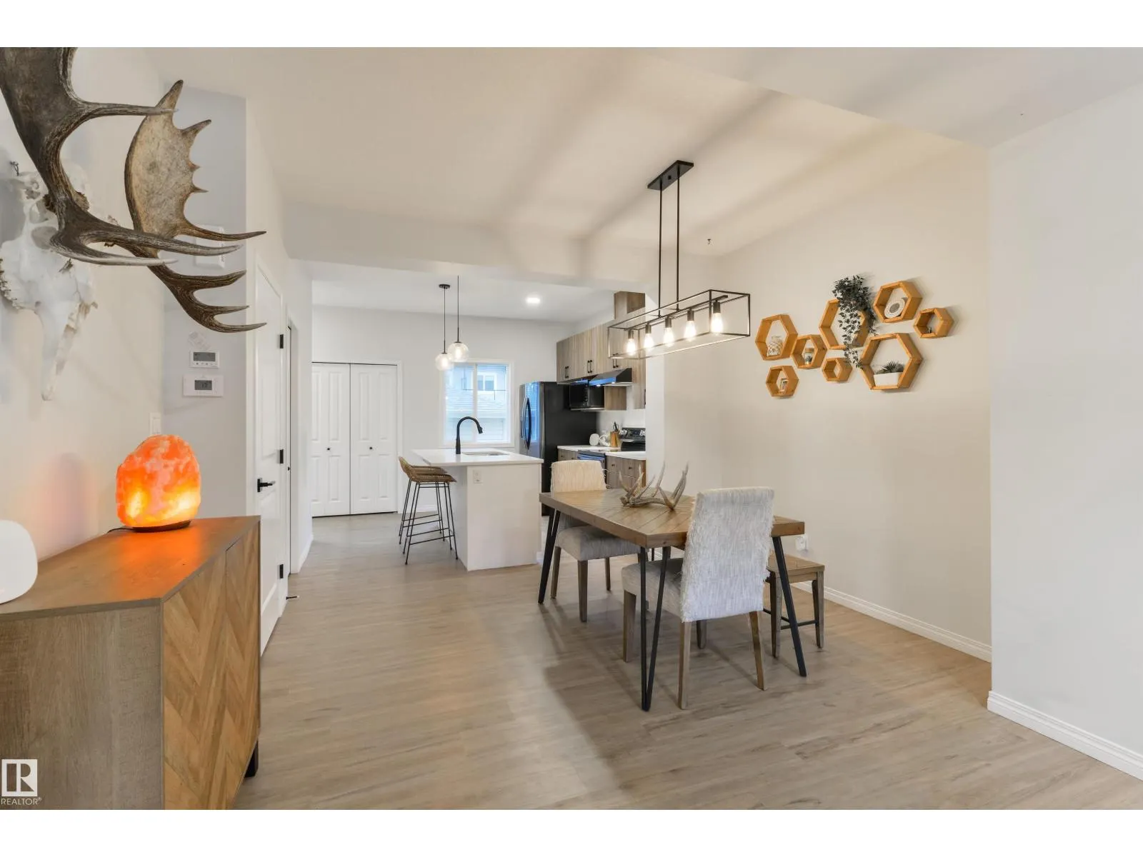 17648 62 ST NW