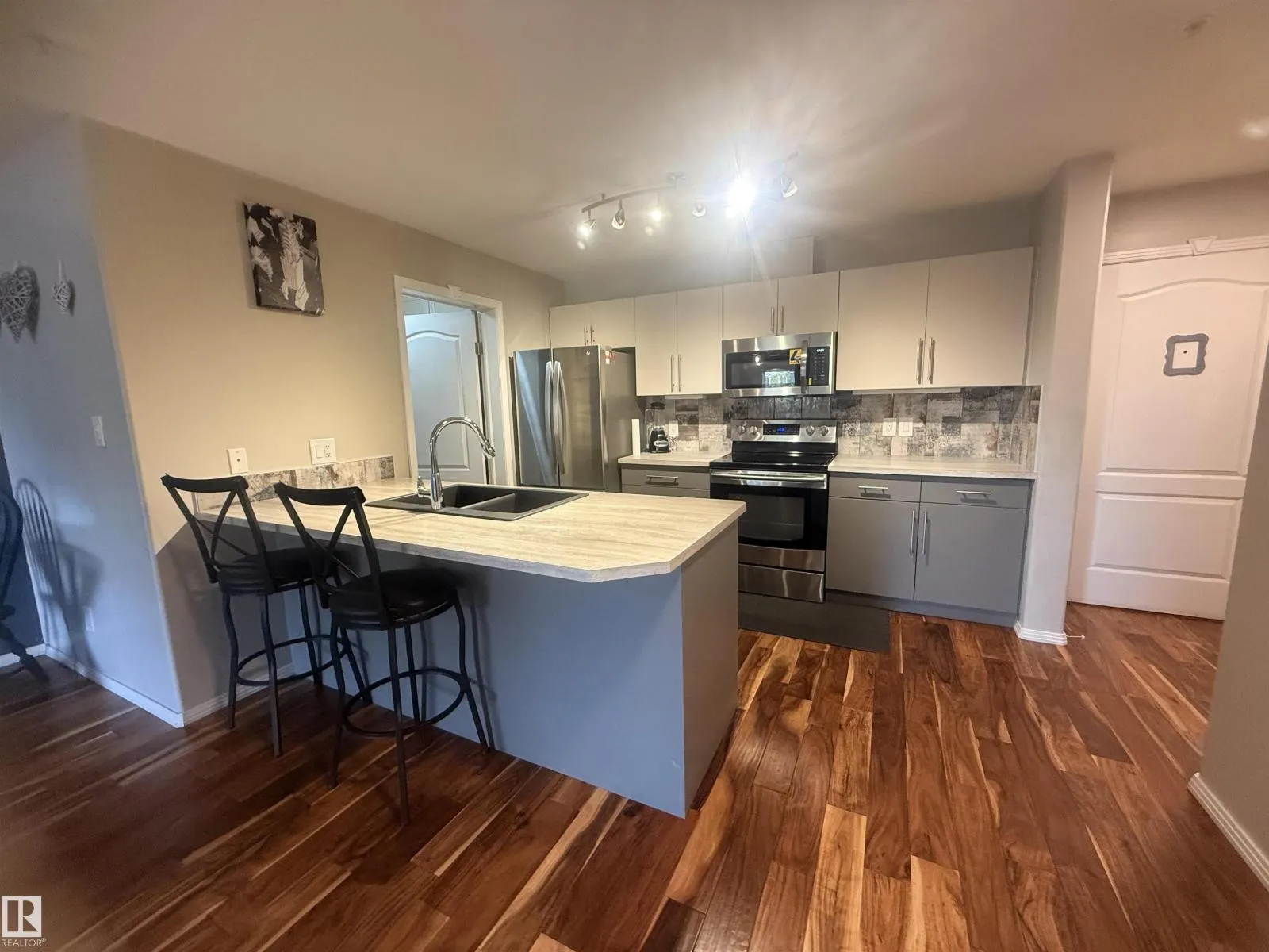#230 592 HOOKE RD NW