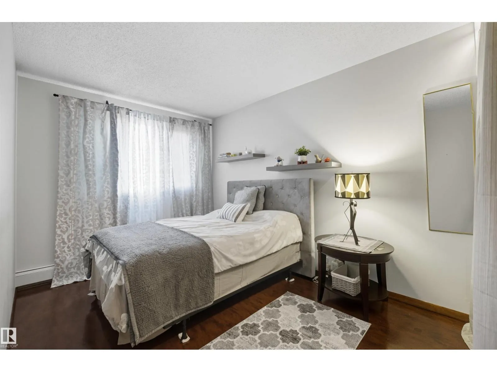 #602 9929 113 ST NW