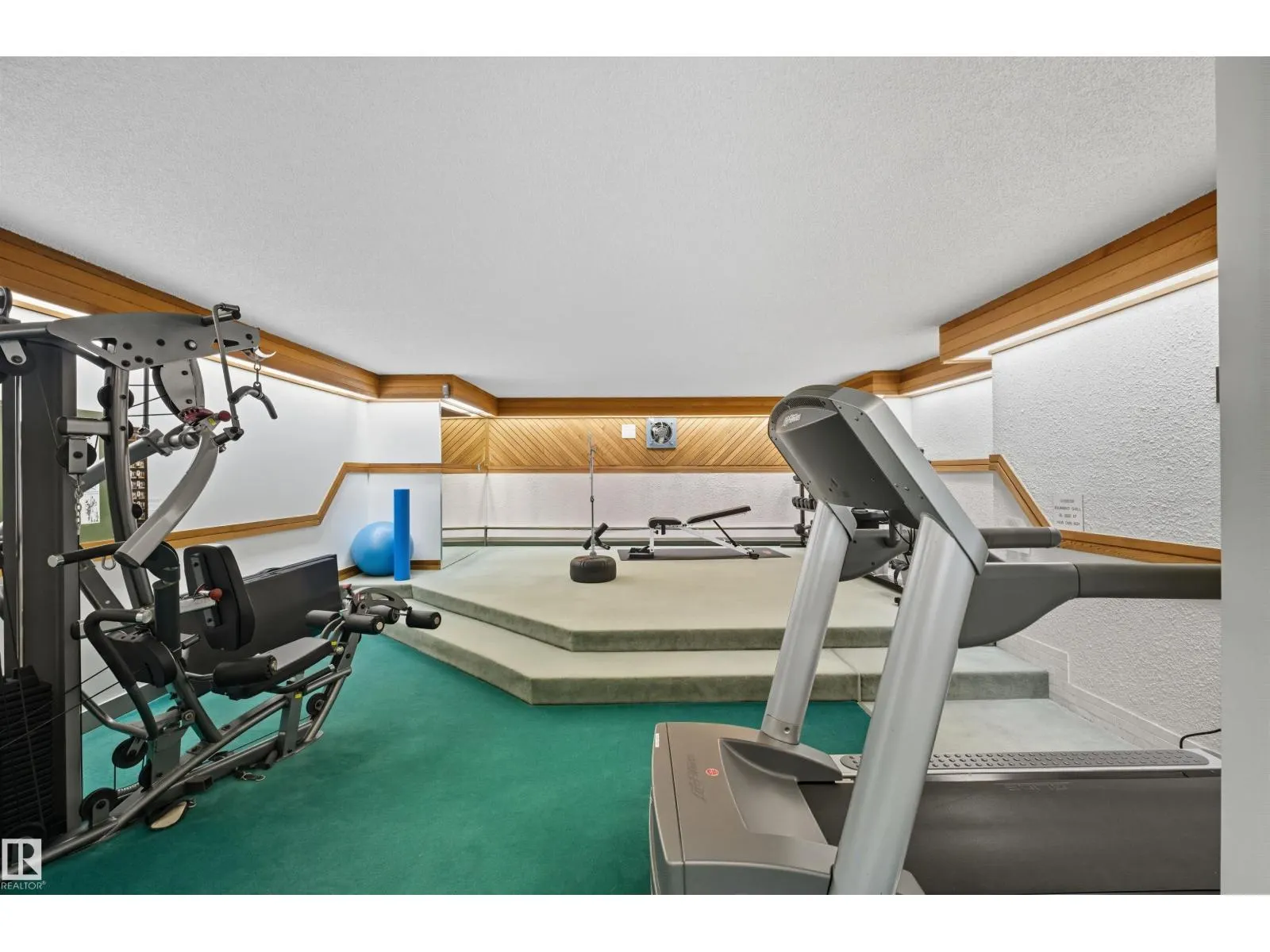 #602 9929 113 ST NW