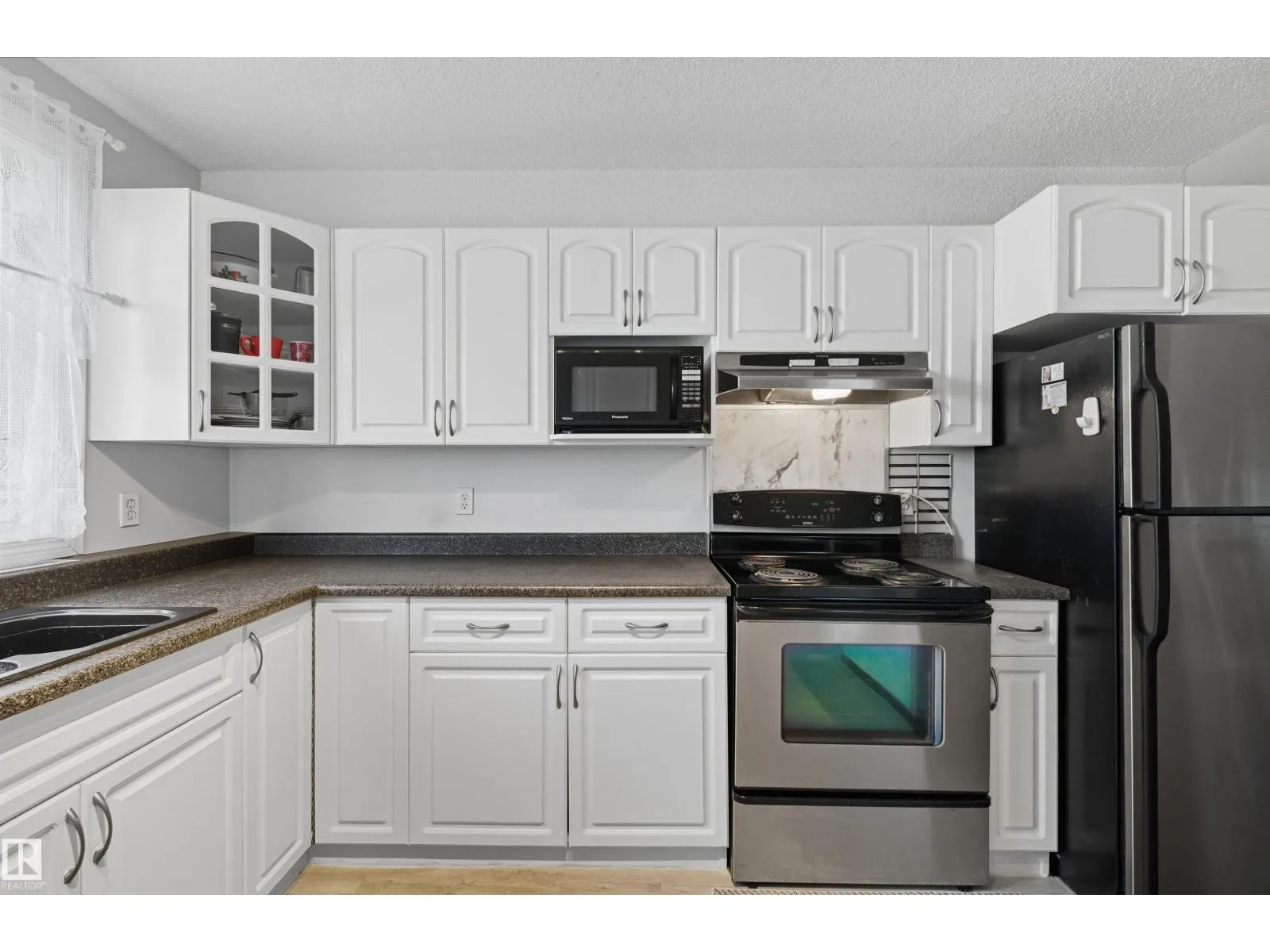 #602 9929 113 ST NW