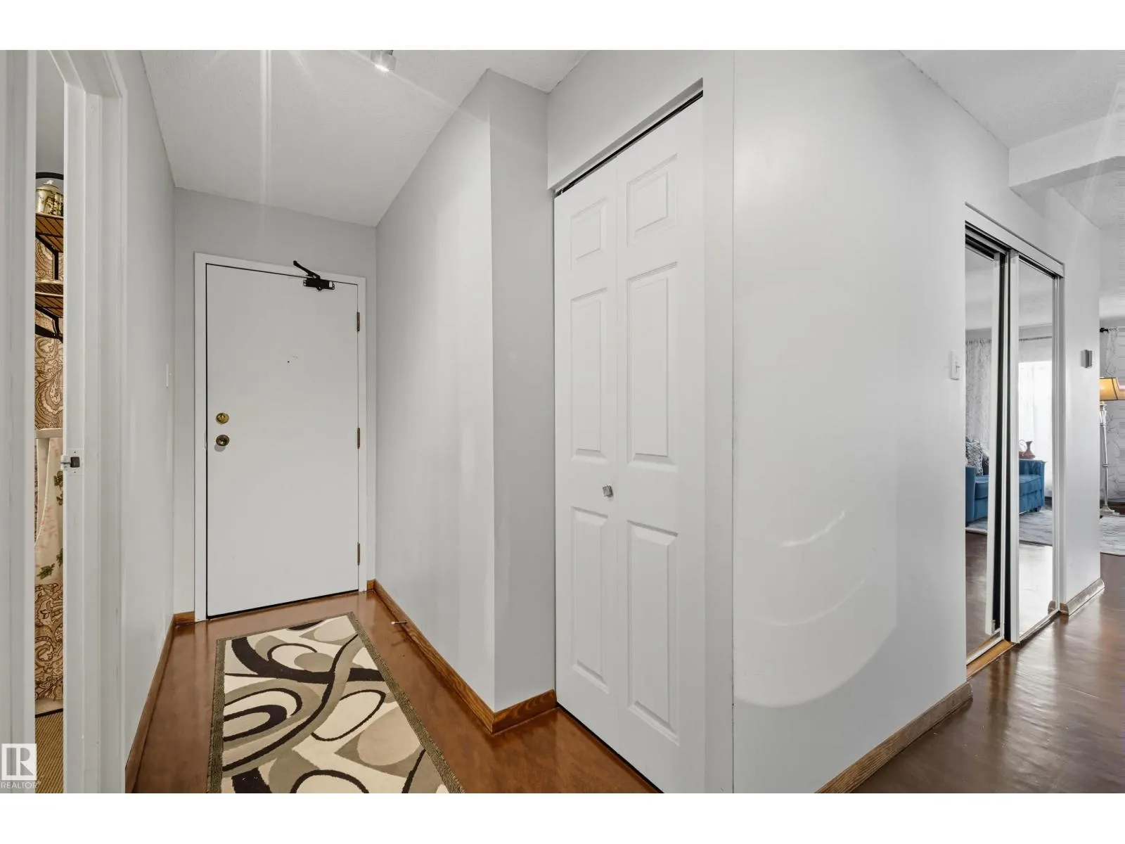 #602 9929 113 ST NW