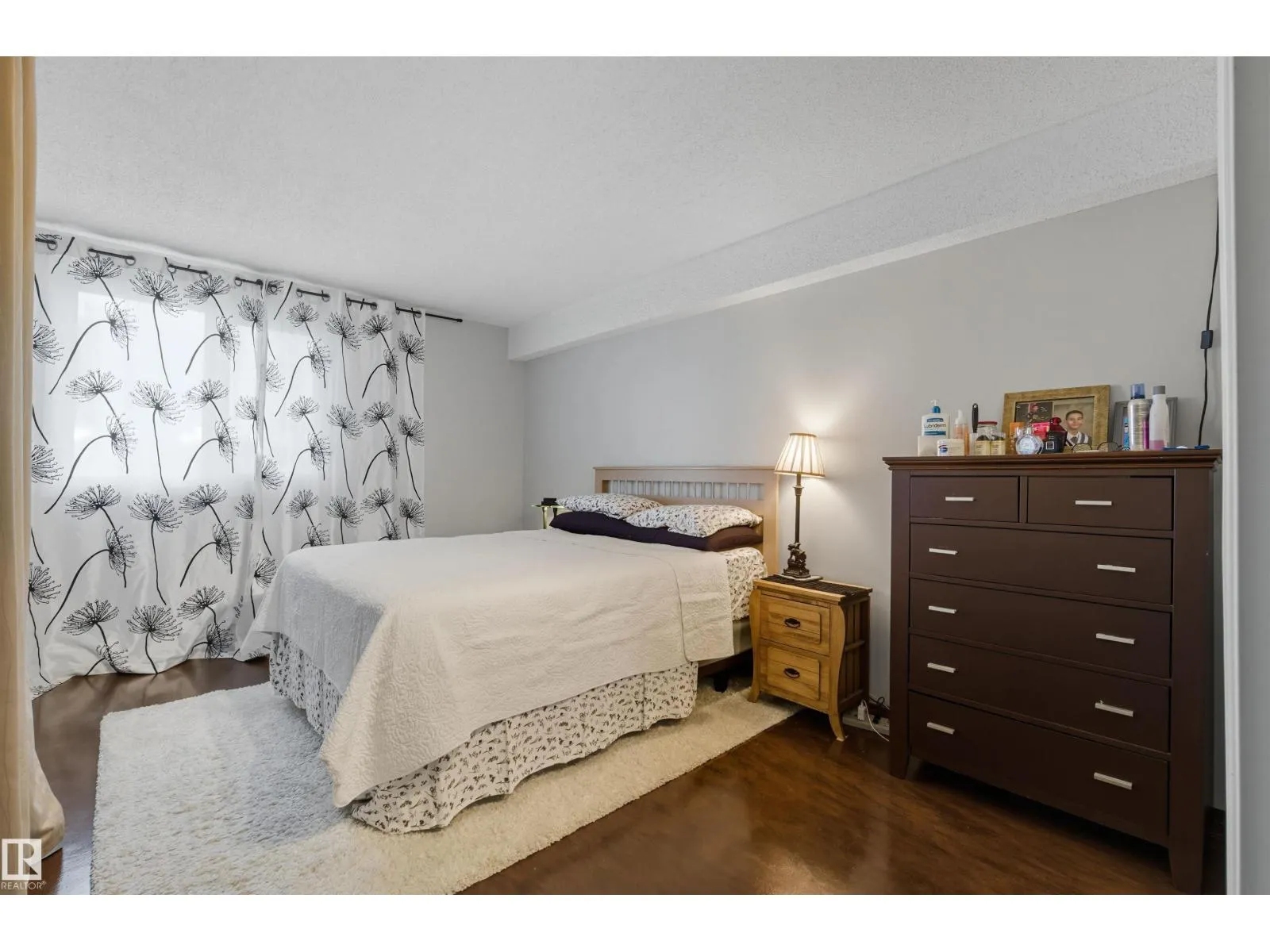 #602 9929 113 ST NW