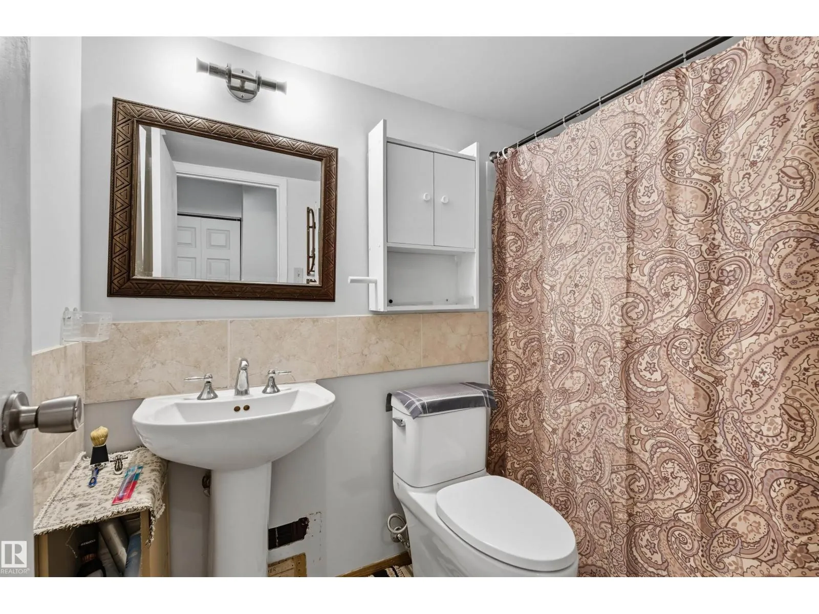 #602 9929 113 ST NW