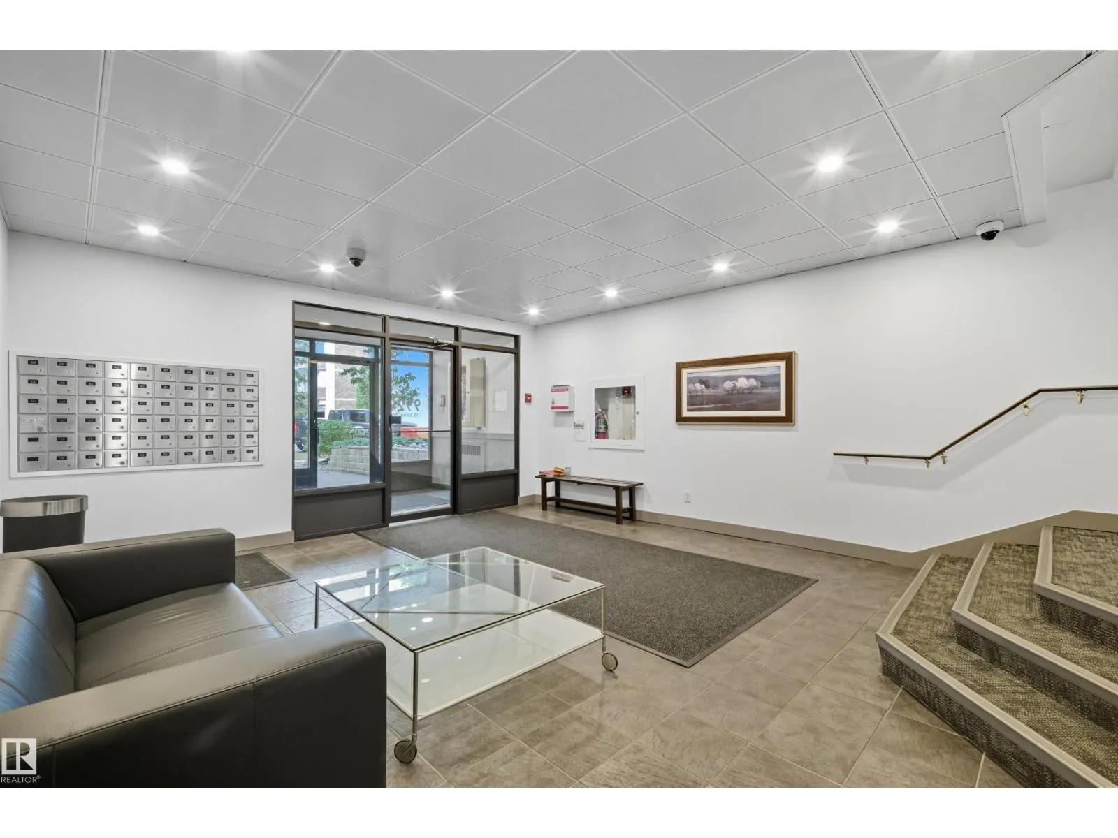 #602 9929 113 ST NW
