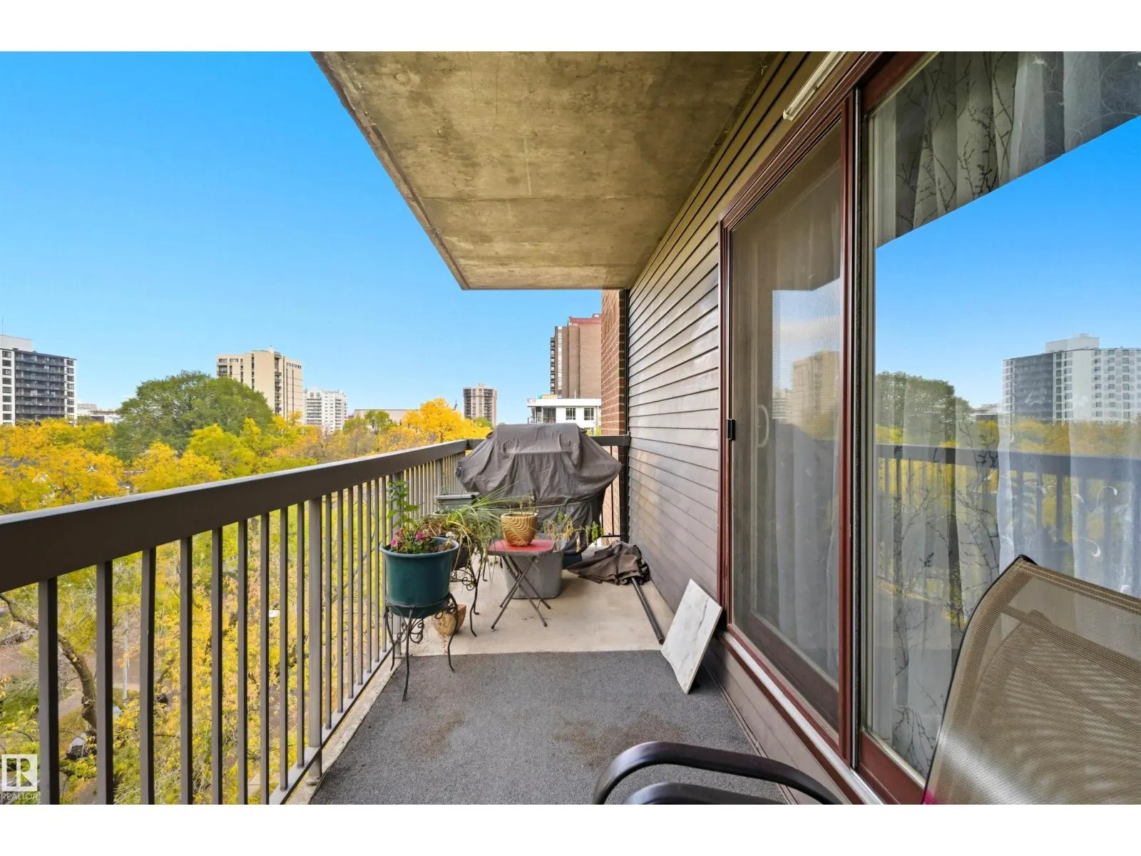 #602 9929 113 ST NW