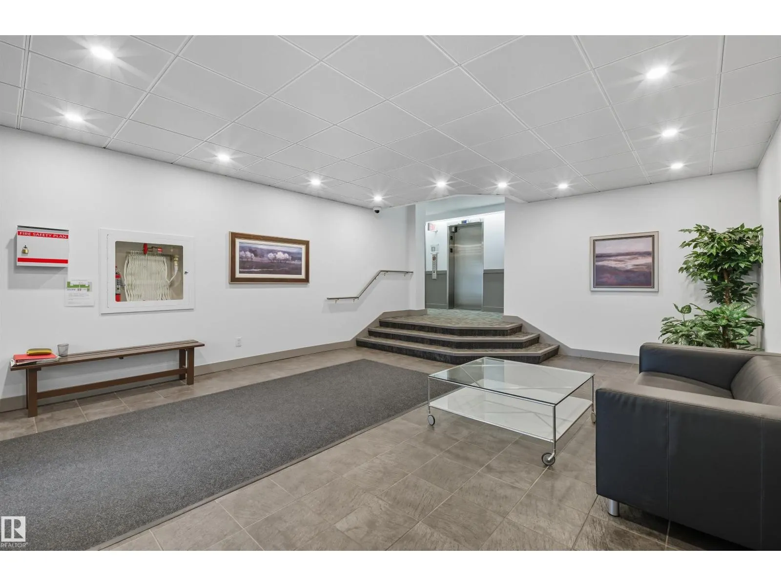 #602 9929 113 ST NW
