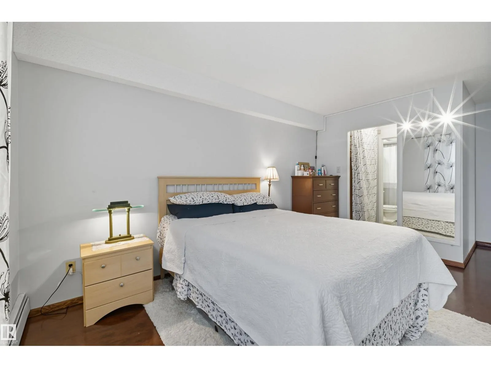 #602 9929 113 ST NW